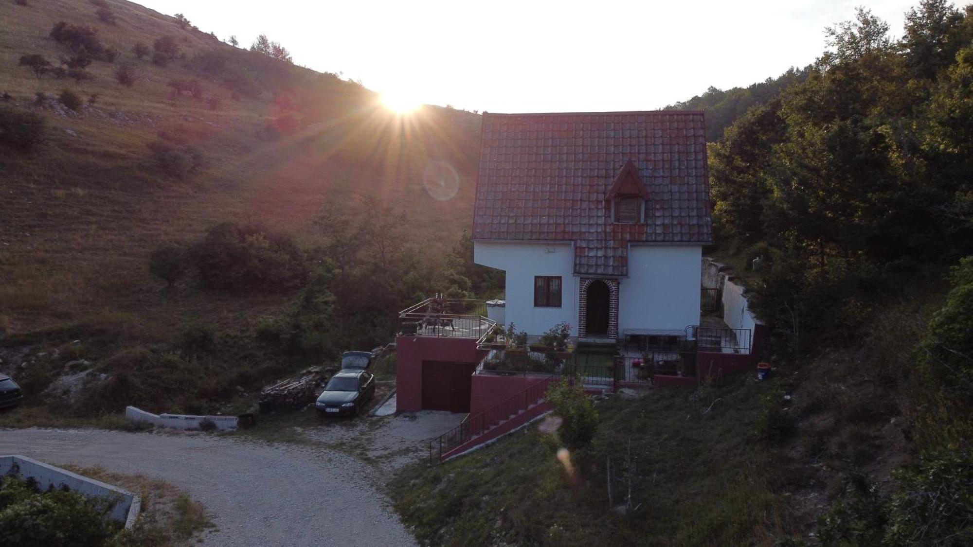 Villa Vikendica "Oaza Mira" à Gacko Extérieur photo